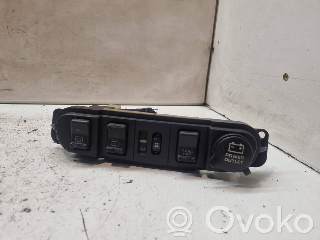 Chrysler PT Cruiser A set of switches 