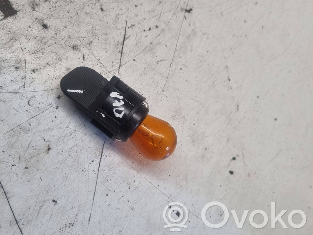 Volvo V70 Tail light bulb cover holder 