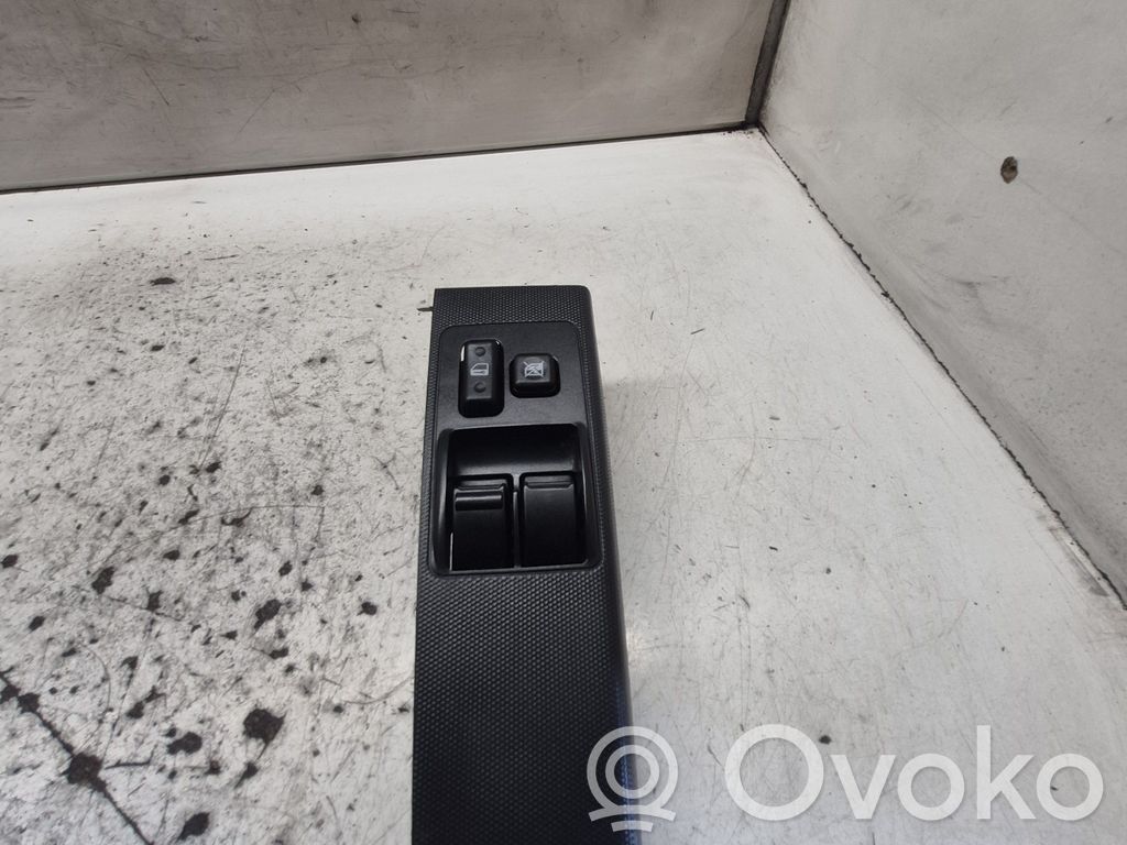 Toyota Corolla Verso AR10 Electric window control switch 