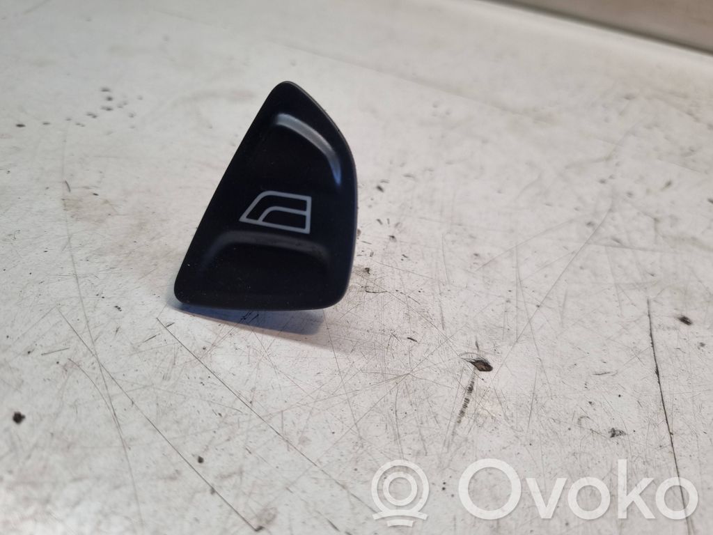 Electric window control switch   E30659,B104012