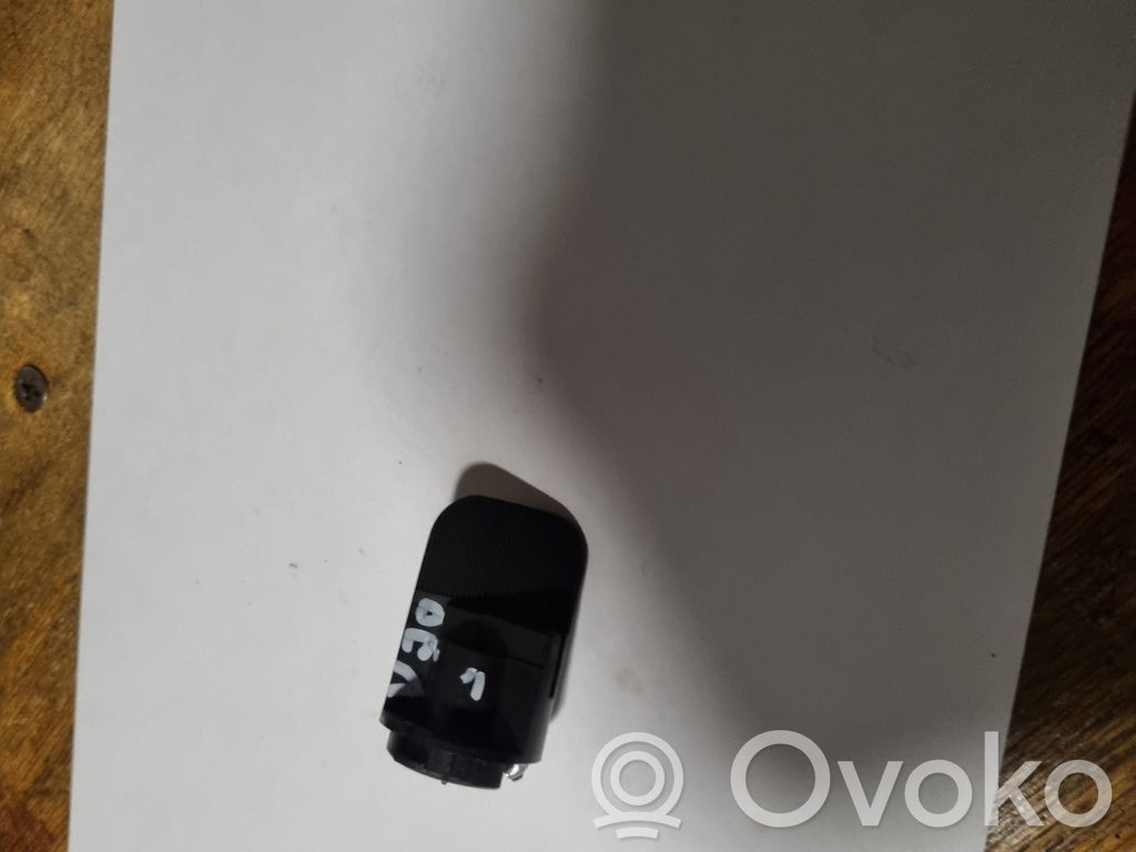 Volvo V70 Tail light part 