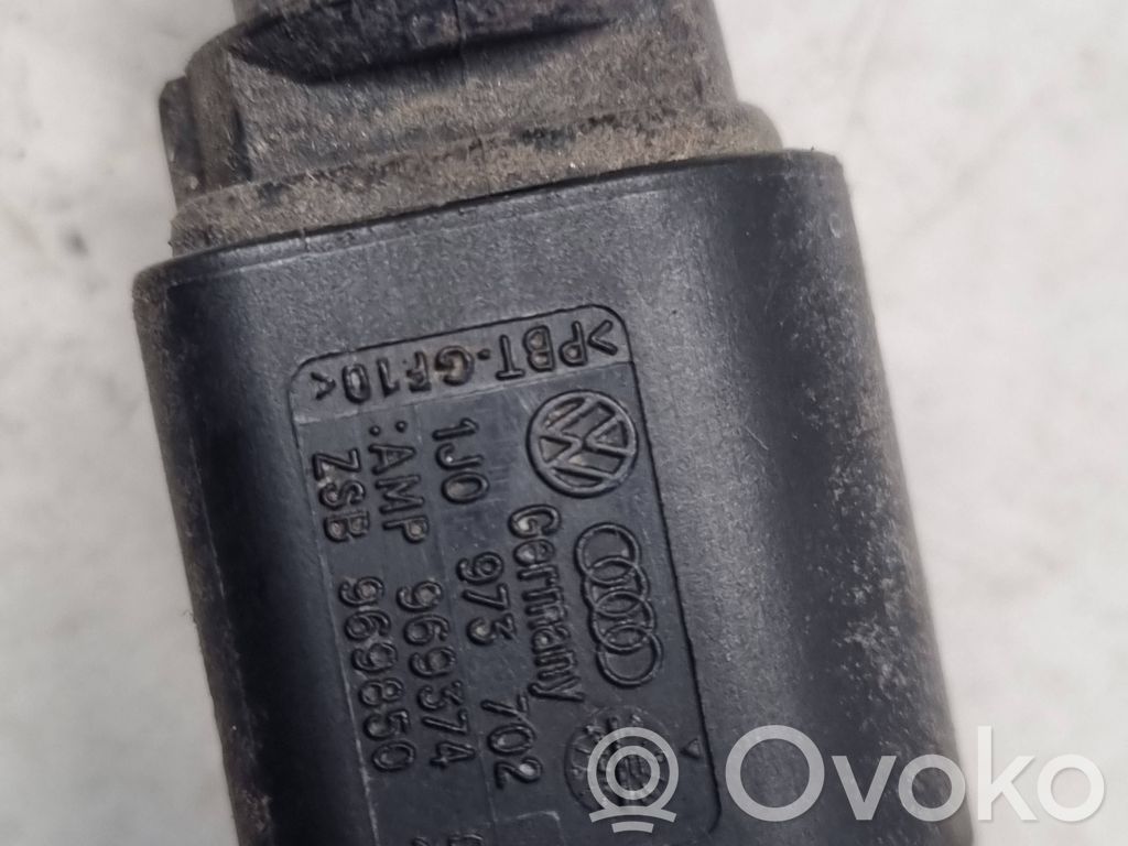 Volkswagen PASSAT B6 Sensor de temperatura interna/externa 