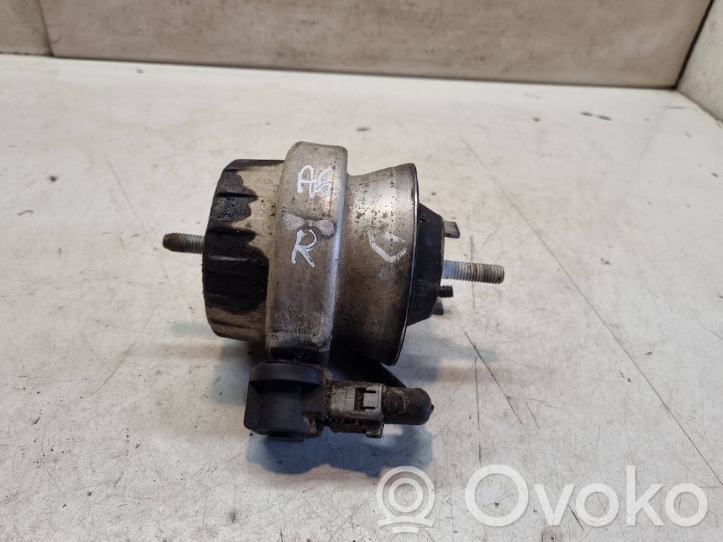 Engine mount bracket   4F0199382