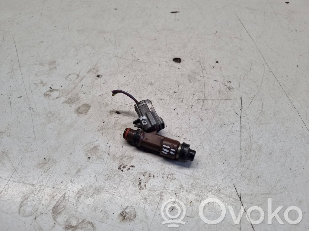 Subaru Outback Polttoainesuutin 