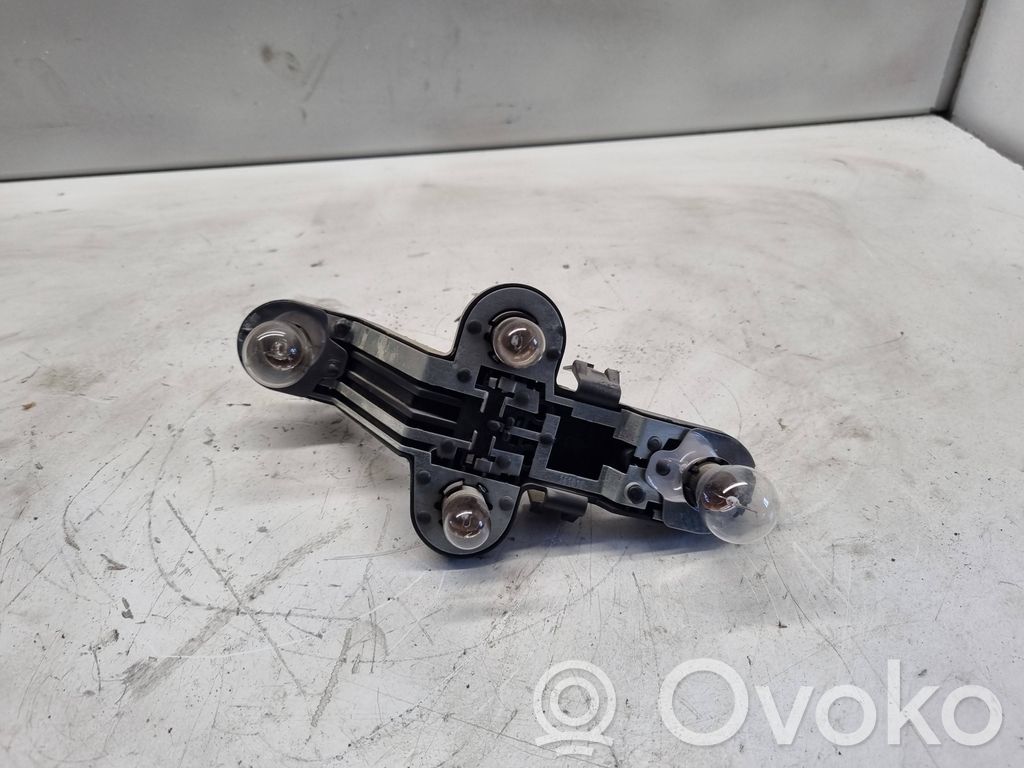Volvo S60 Takavalon polttimon suojan pidike 