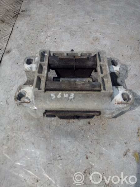 Engine mount bracket   5643