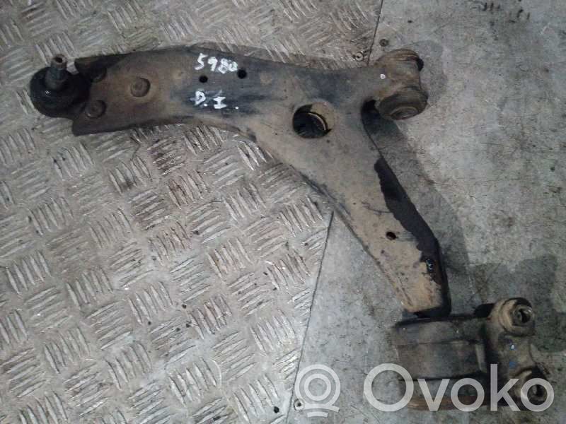 Ford Focus Etutukivarsi 
