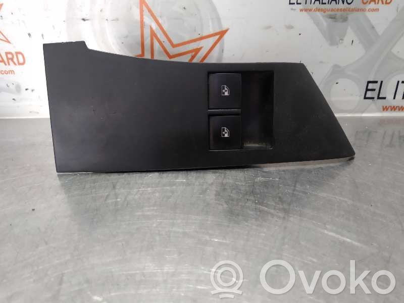 Opel Astra H Electric window control switch 
