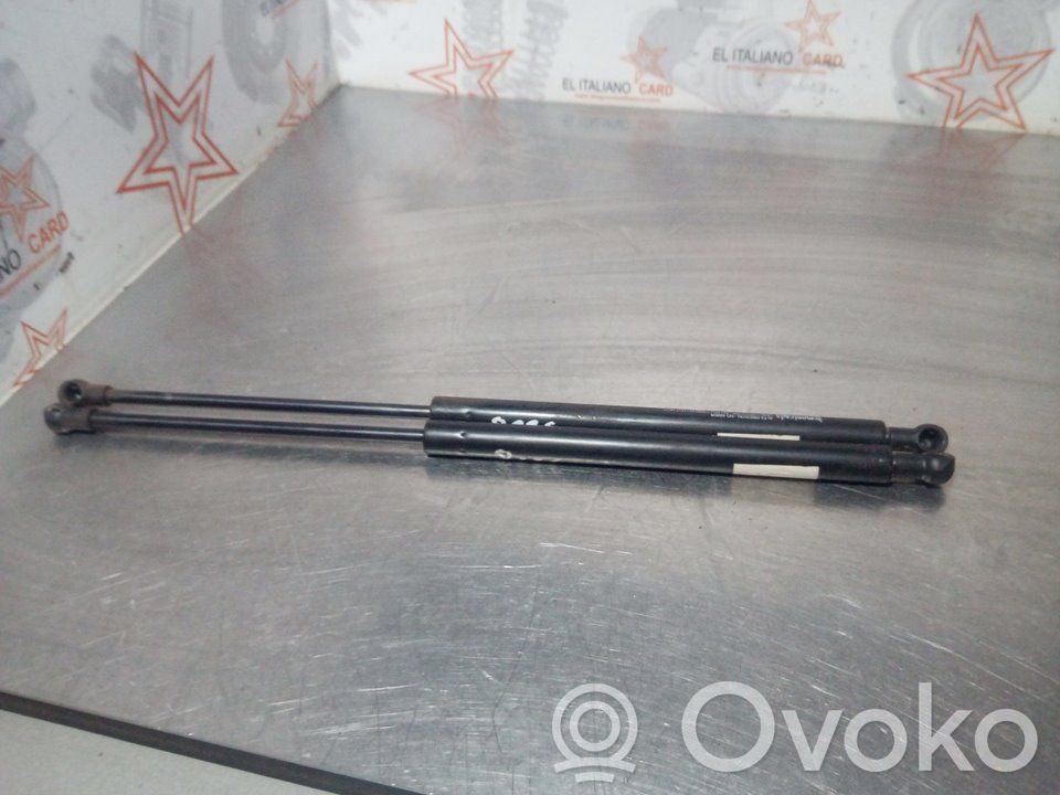 Renault Clio I Tailgate/trunk strut/damper 
