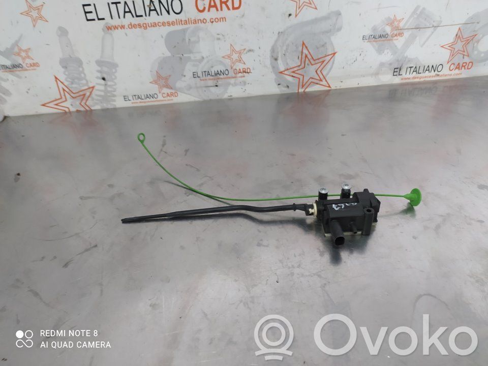 BMW 3 E90 E91 Fuel tank cap trim 