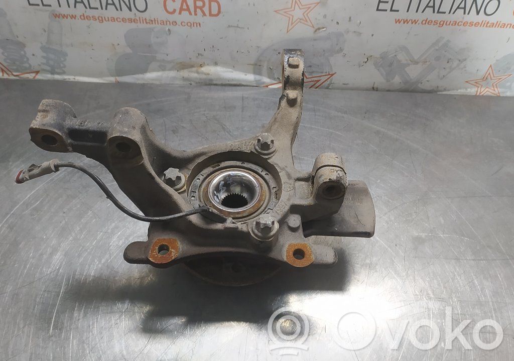 Opel Zafira B Front wheel hub spindle knuckle 