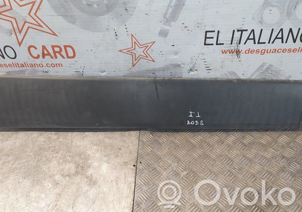 Opel Vivaro Bottom trim 