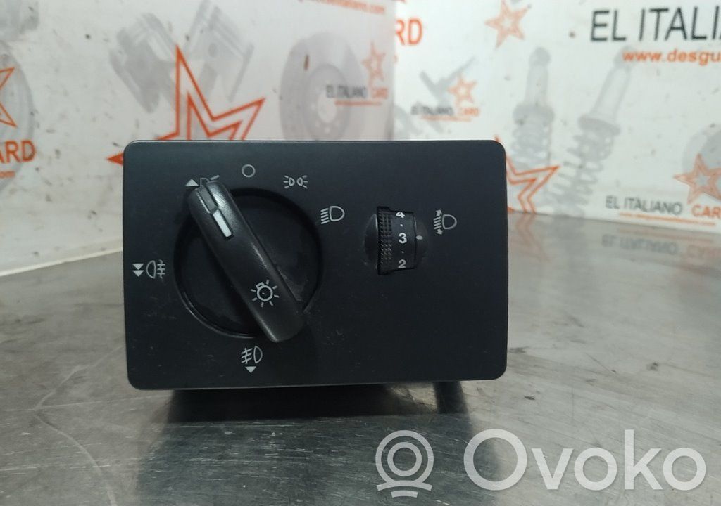 Ford Focus Включатель регулировки освещения панели 