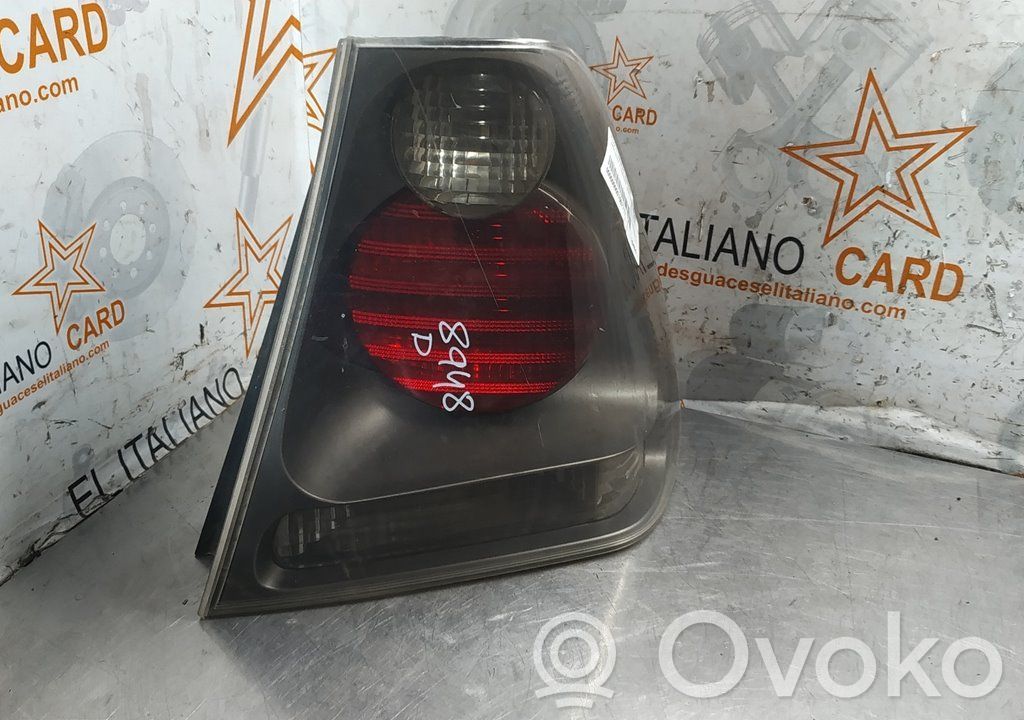 BMW 3 E46 Задний фонарь в кузове 