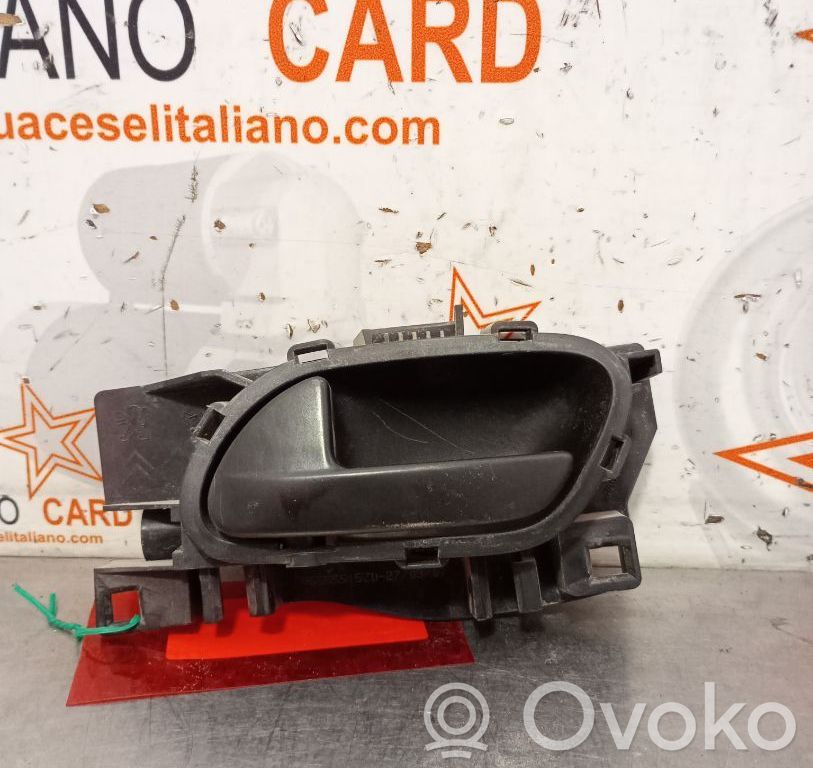 Manecilla interna puerta delantera