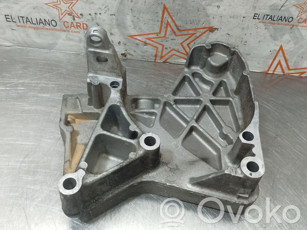 Renault Scenic II -  Grand scenic II Engine mount bracket 