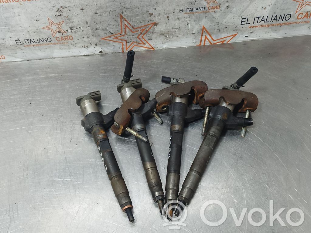Inyector de combustible   1465A323