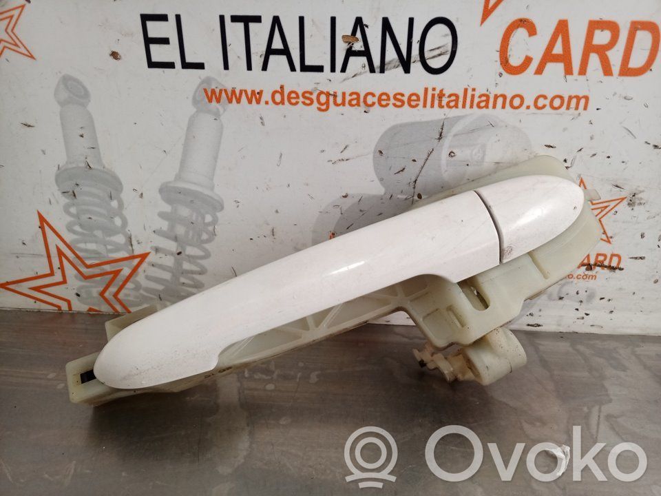 KIA Rio Manecilla externa puerta trasera 