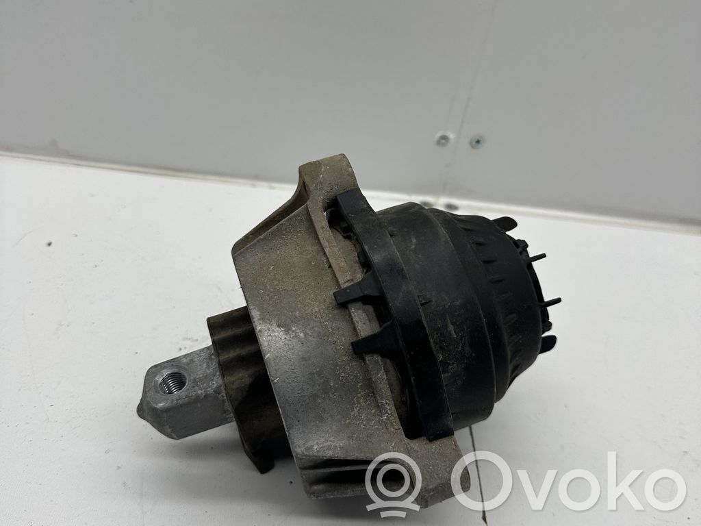 Engine mount bracket   9846462