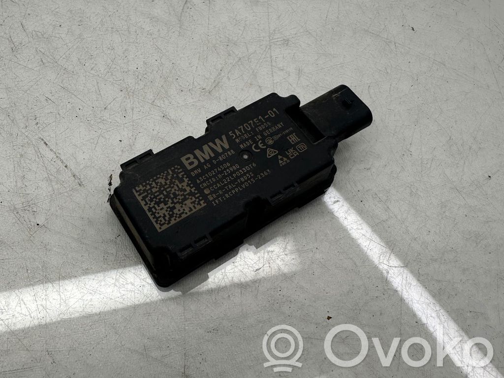 BMW 5 G30 G31 G38 Antenna control unit 