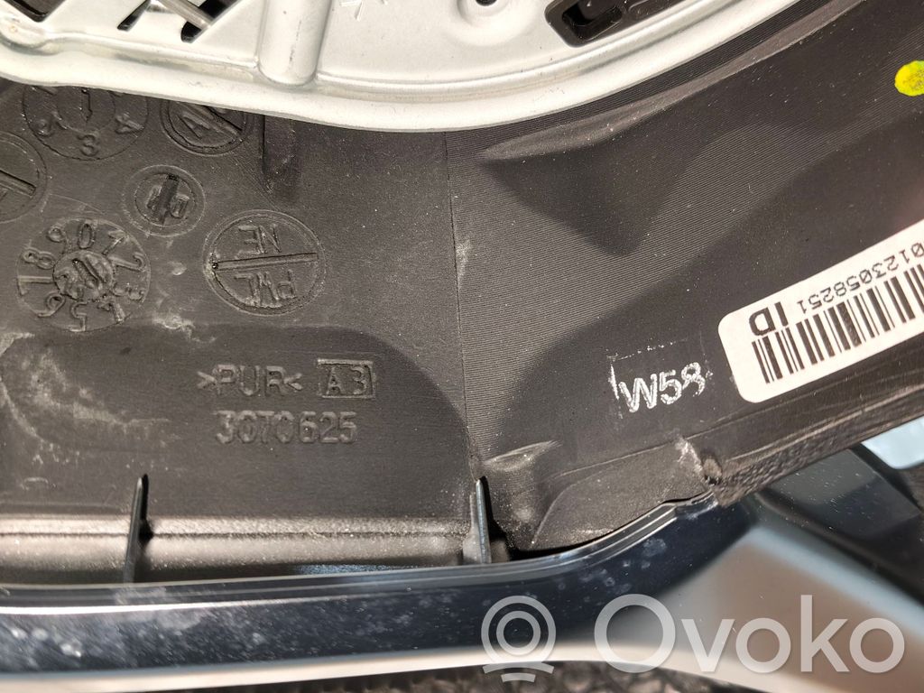 Volvo V40 Volan 