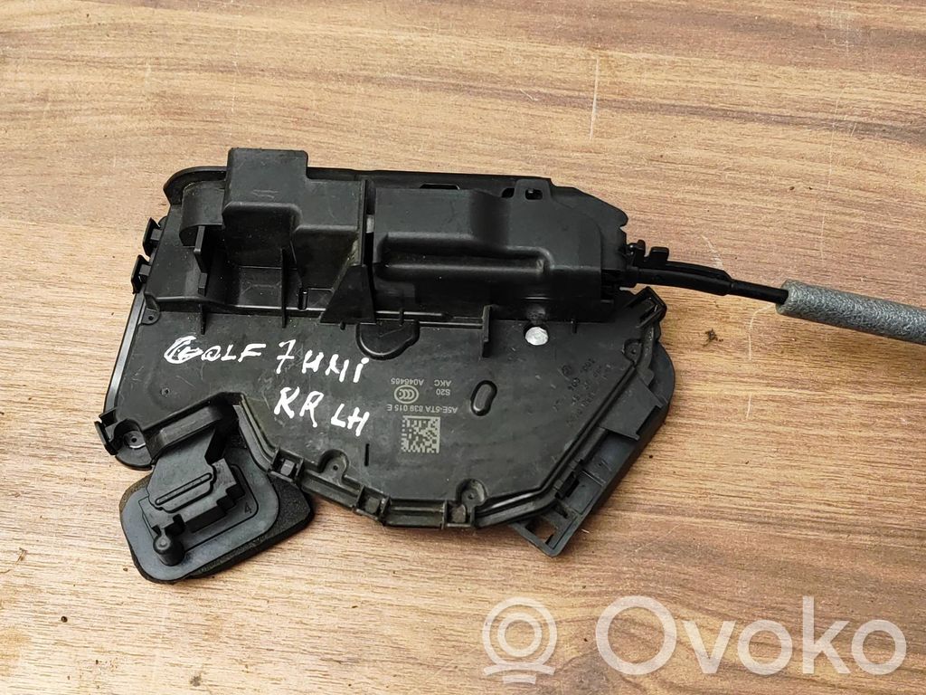 Volkswagen Golf VII Rear door lock 