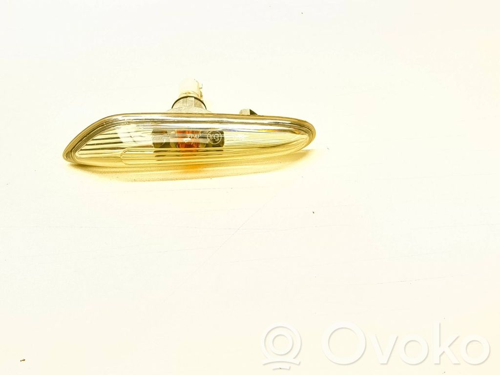BMW 5 E60 E61 Front fender indicator light 