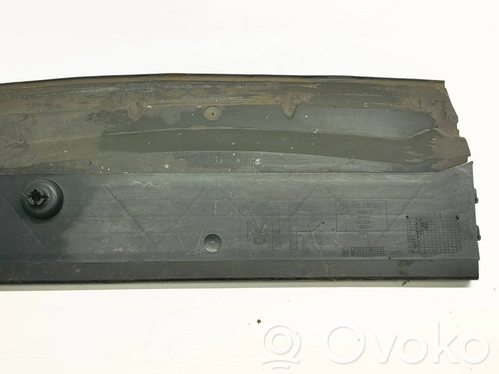 BMW 5 E60 E61 Radiatoru dekoratīvā apdare 