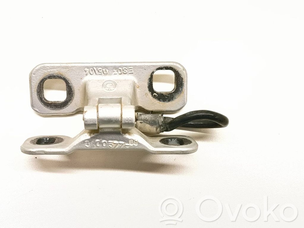 BMW X3 E83 Tailgate/trunk/boot hinge 