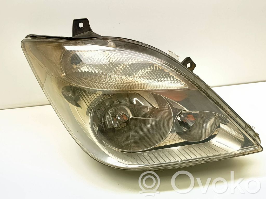 Mercedes-Benz Sprinter W906 Lampa przednia 
