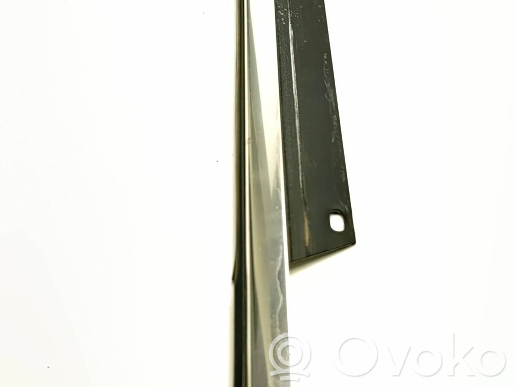 Listwa / Uszczelka szyby drzwi przednich   4L0853284