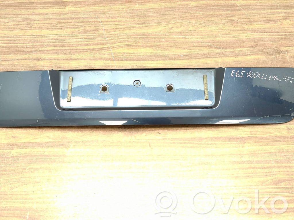 BMW 7 E65 E66 Apdaila galinio dangčio 