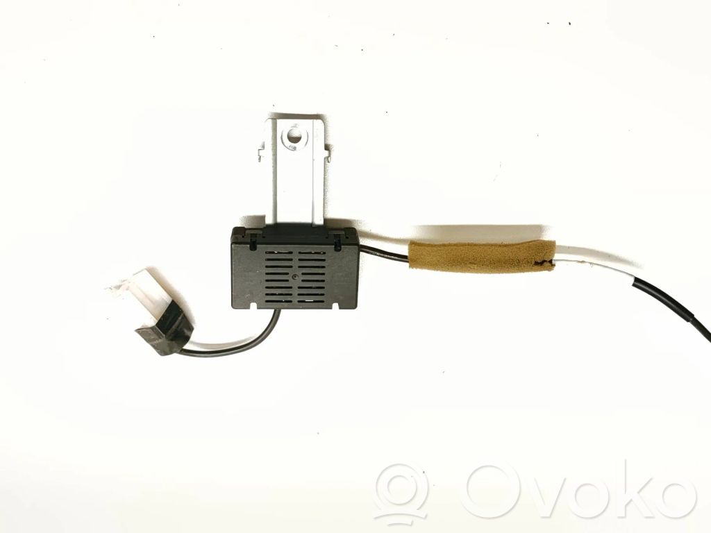 Subaru Outback (BS) Radion antenni 