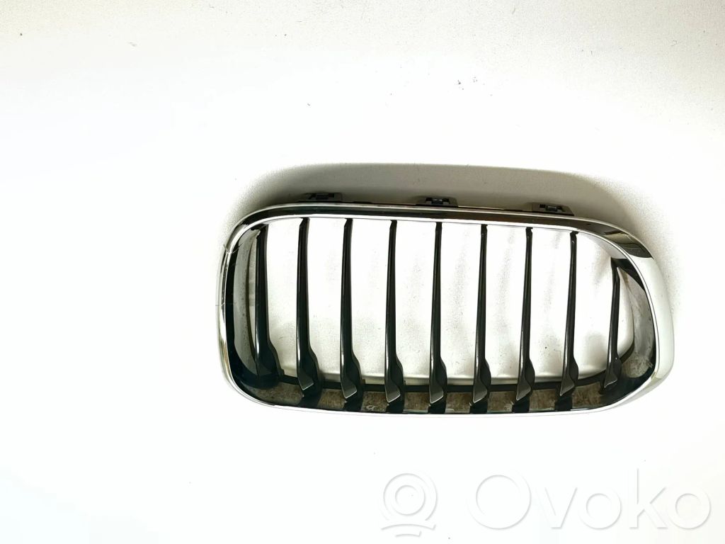 BMW 1 F20 F21 Augšējais režģis 