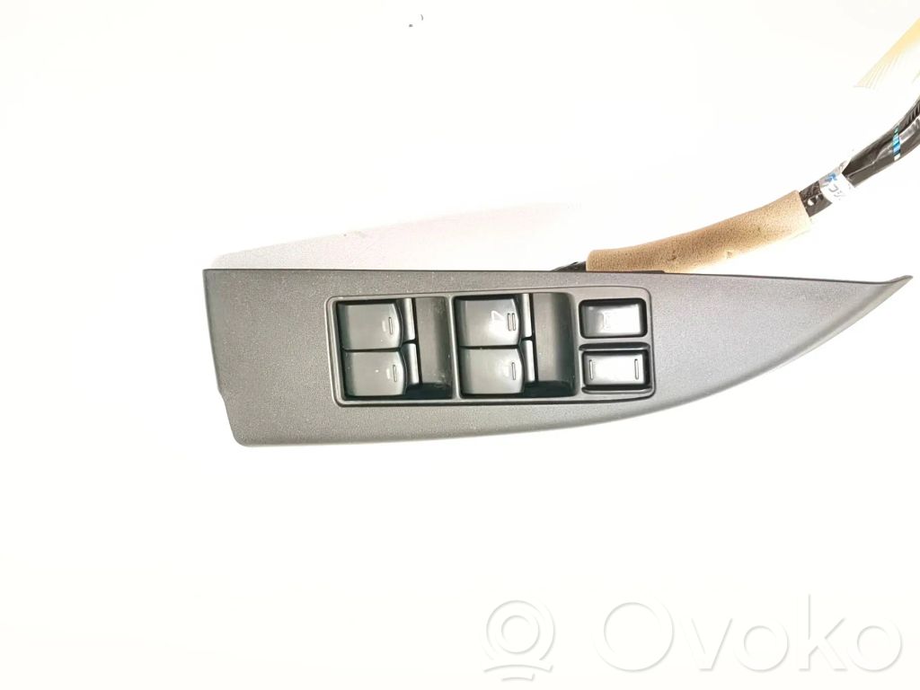 Subaru Legacy Electric window control switch 