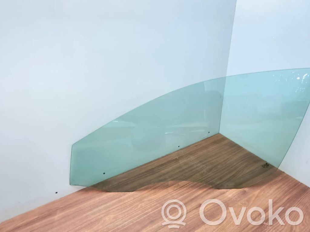 Volkswagen Jetta VI Front door window glass four-door 