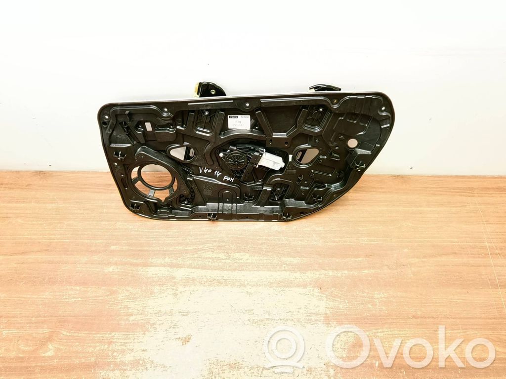 Volvo V40 Front door window regulator with motor 