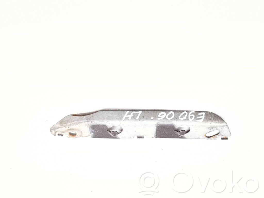 BMW 3 E90 E91 Front bumper mounting bracket 