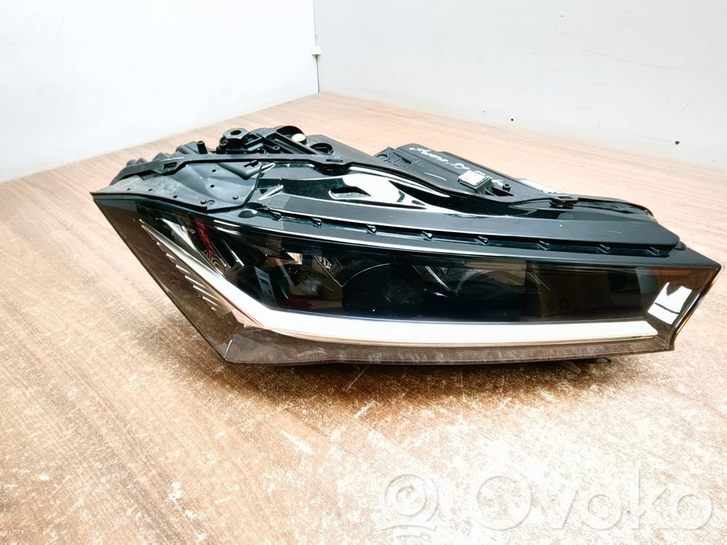 Skoda Superb B9 Scheinwerfer 