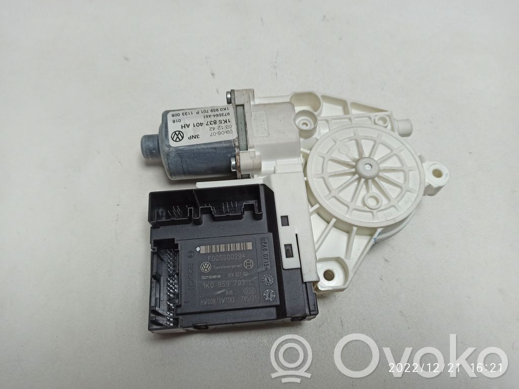 Volkswagen Golf V Silnik regulatora szyby drzwi przednich 
