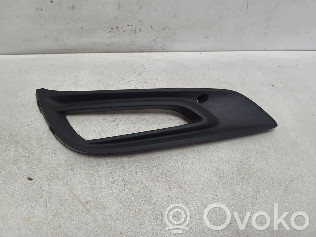 Opel Astra K Etusumuvalon ritilä 