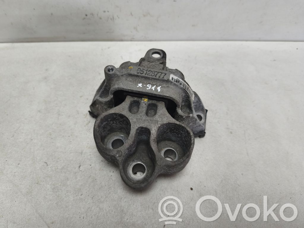 Gearbox mount   95128777