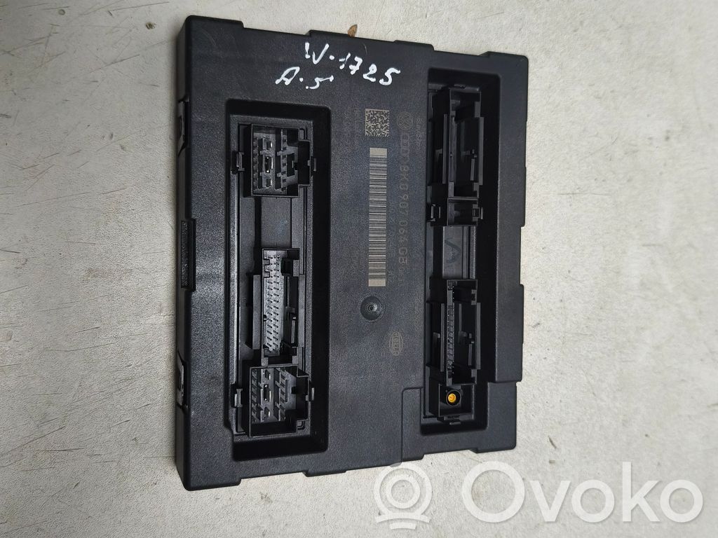Audi A5 8T 8F Mukavuusmoduuli 
