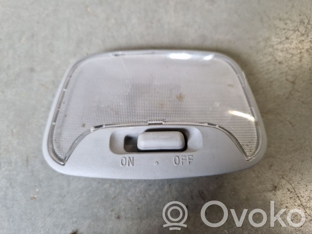 Mitsubishi L200 Luz del asiento trasero 