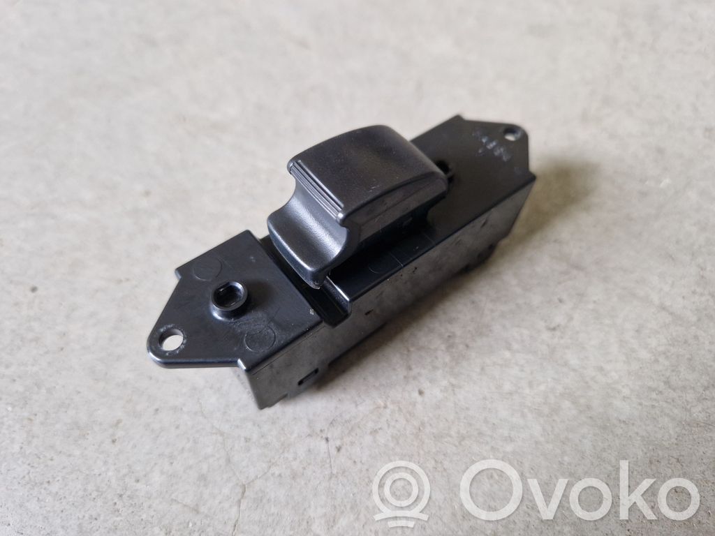 Mitsubishi L200 Electric window control switch 