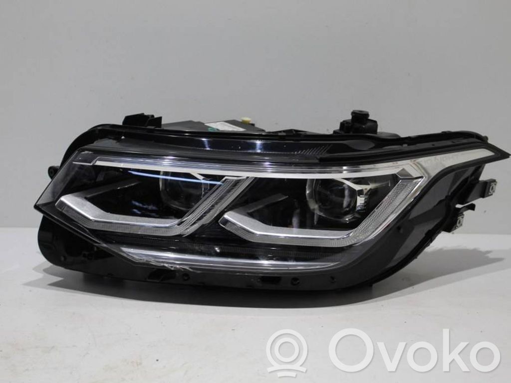 Volkswagen Tiguan Lampa przednia 
