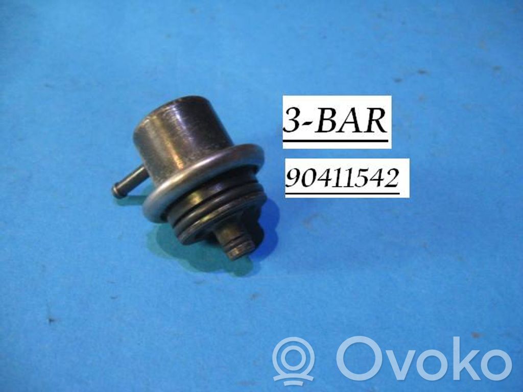 Opel Omega B2 Régulateur de pression de carburant 
