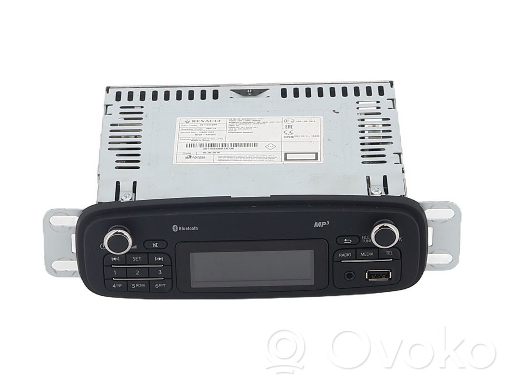 Renault Clio IV Panel / Radioodtwarzacz CD/DVD/GPS 