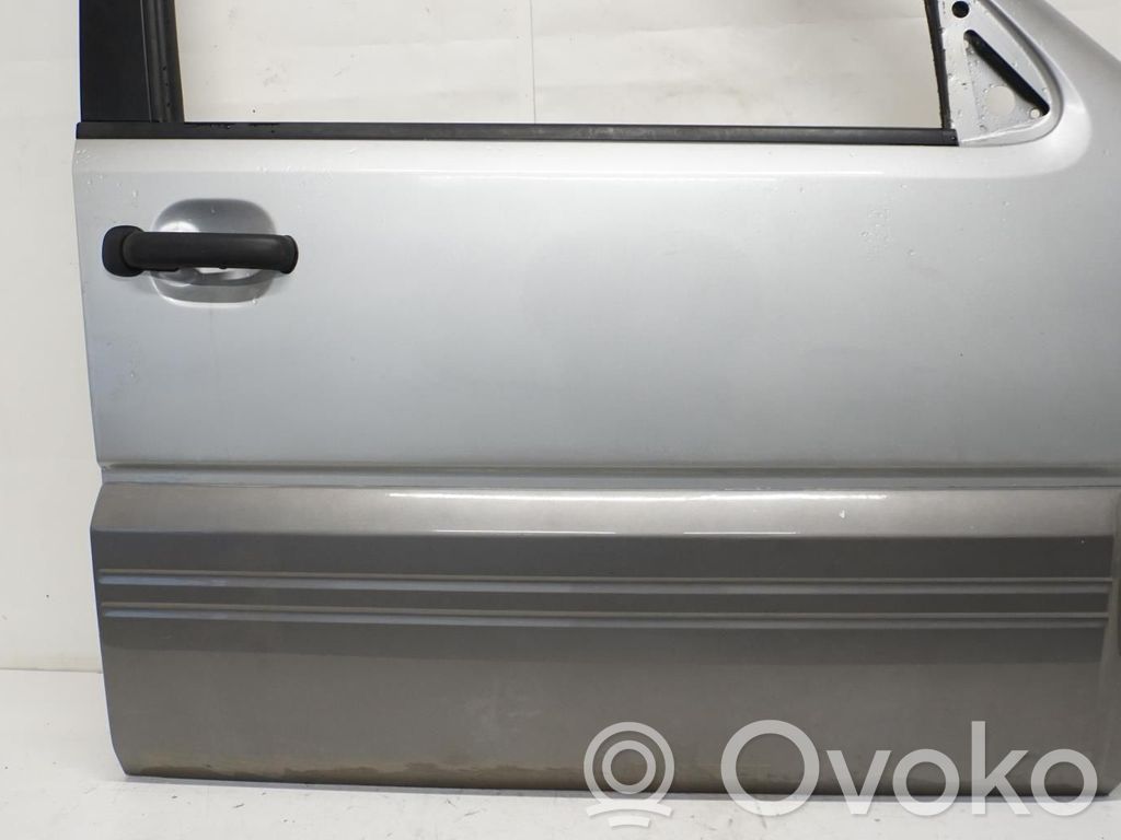 Nissan Terrano Puerta delantera 