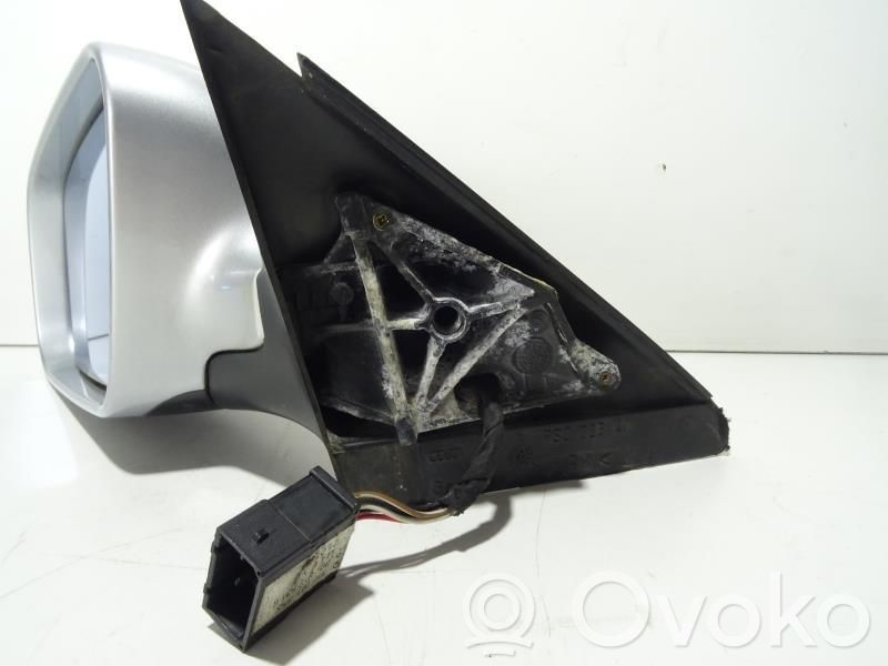 Audi A4 S4 B5 8D Manualne lusterko boczne drzwi przednich 